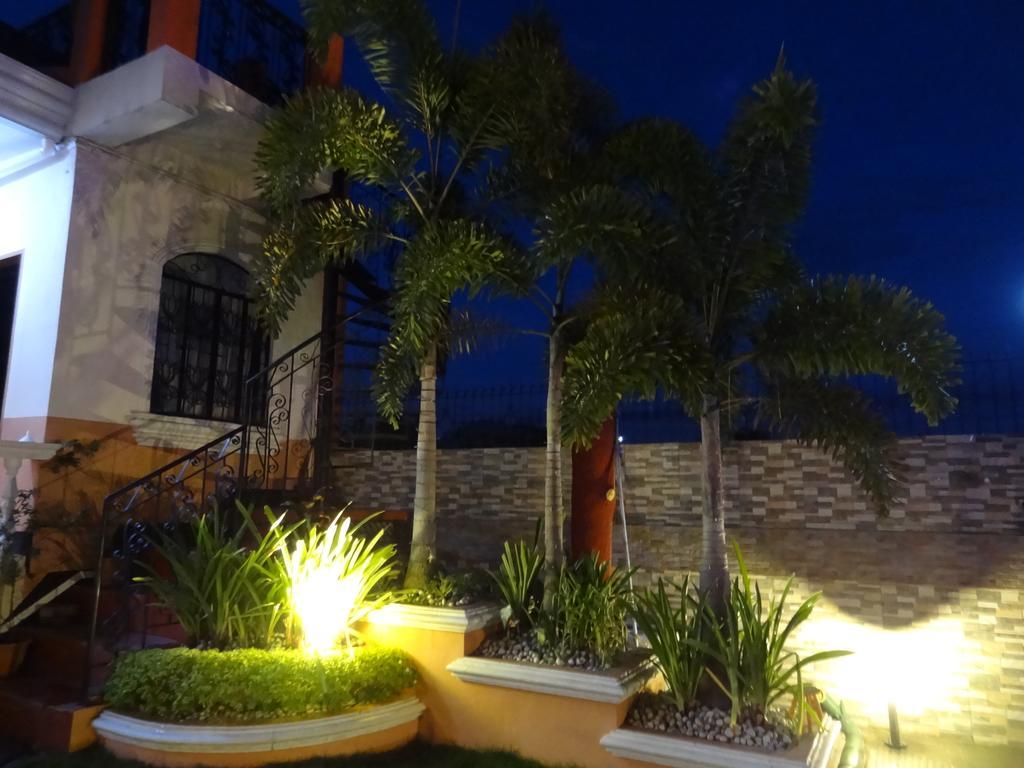 The Executive Villa Inn & Suites Davao City Exterior foto